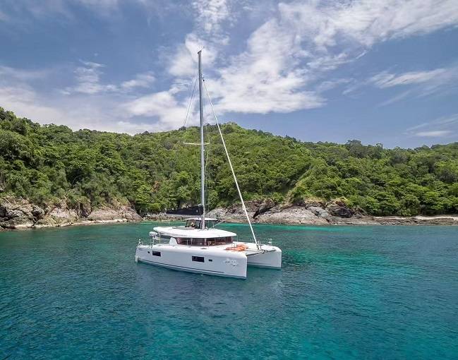 蓝高Lagoon 42 | 双体帆船