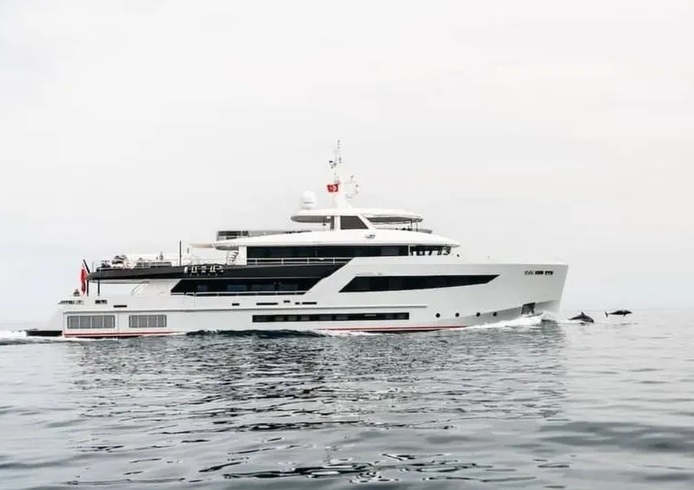 Bering Yachts - HEEUS | 探险游艇