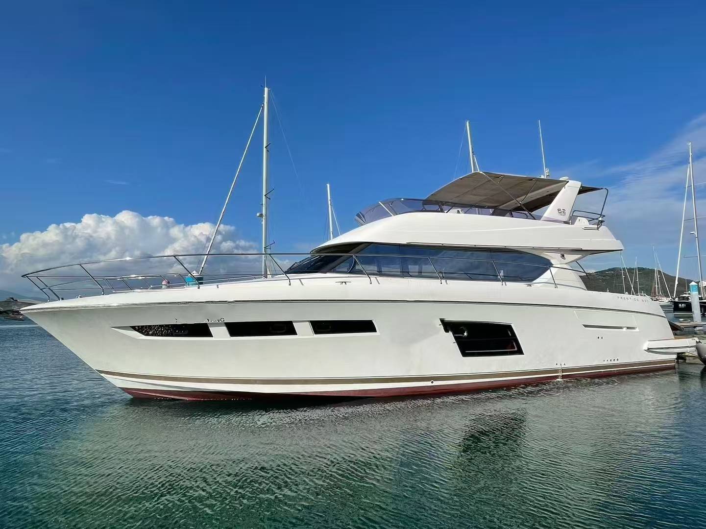 沛海驰Prestige 620飞桥游艇